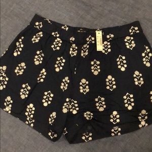 Madewell navy and white shorts